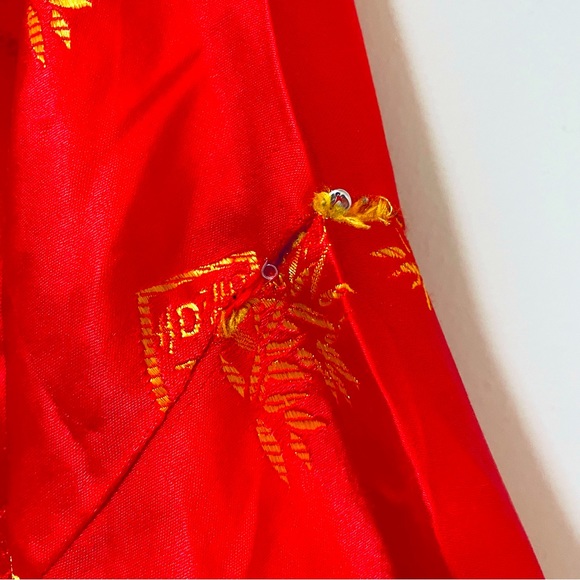 Dragon print Chinese Red Silk Robe - Picture 9 of 9